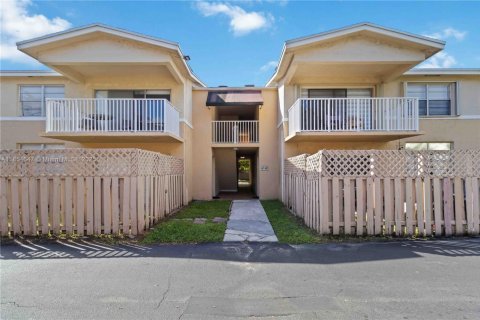 Copropriété à vendre à Doral, Floride: 2 chambres, 98.48 m2 № 1887882 - photo 2