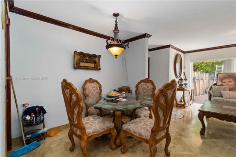 Copropriété à vendre à Doral, Floride: 2 chambres, 98.48 m2 № 1887882 - photo 7
