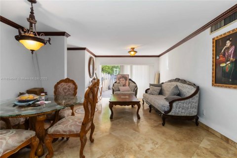 Copropriété à vendre à Doral, Floride: 2 chambres, 98.48 m2 № 1887882 - photo 6