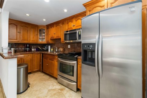 Copropriété à vendre à Doral, Floride: 2 chambres, 98.48 m2 № 1887882 - photo 10