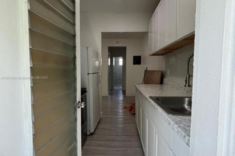 Apartamento en alquiler en Miami Beach, Florida, 2 dormitorios, 78.97 m2 № 1925817 - foto 24