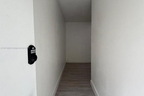 Apartamento en alquiler en Miami Beach, Florida, 2 dormitorios, 78.97 m2 № 1925817 - foto 3