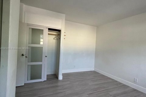 Appartement à louer à Miami Beach, Floride: 2 chambres, 78.97 m2 № 1925817 - photo 17