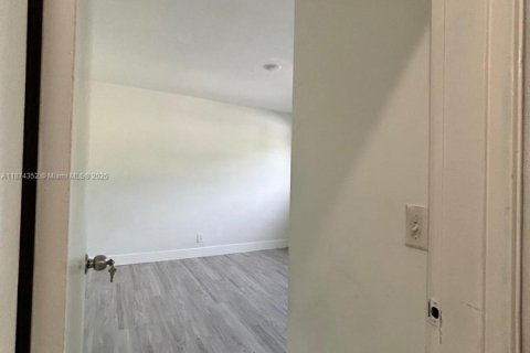 Appartement à louer à Miami Beach, Floride: 2 chambres, 78.97 m2 № 1925817 - photo 14