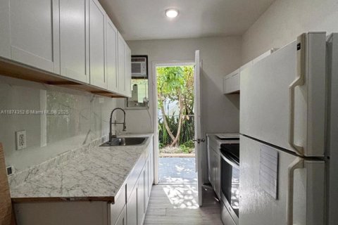 Apartment in Miami Beach, Florida 2 bedrooms, 78.97 sq.m. № 1925817 - photo 23