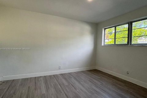 Apartamento en alquiler en Miami Beach, Florida, 2 dormitorios, 78.97 m2 № 1925817 - foto 15