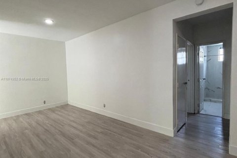 Appartement à louer à Miami Beach, Floride: 2 chambres, 78.97 m2 № 1925817 - photo 8