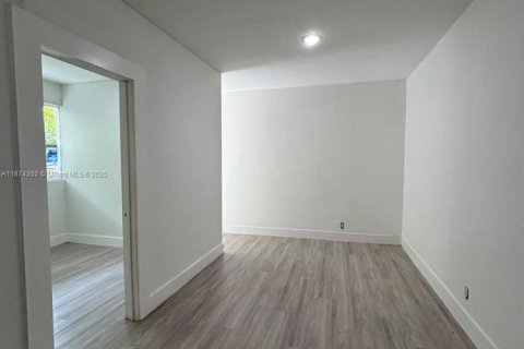 Apartamento en alquiler en Miami Beach, Florida, 2 dormitorios, 78.97 m2 № 1925817 - foto 7
