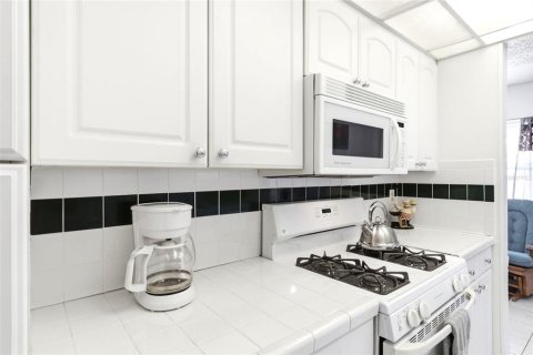 Condominio en venta en Saint Petersburg, Florida, 2 dormitorios, 93.83 m2 № 2092860 - foto 15