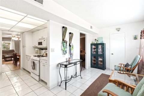 Condominio en venta en Saint Petersburg, Florida, 2 dormitorios, 93.83 m2 № 2092860 - foto 10