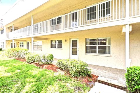 Condominio en venta en Saint Petersburg, Florida, 2 dormitorios, 93.83 m2 № 2092860 - foto 3