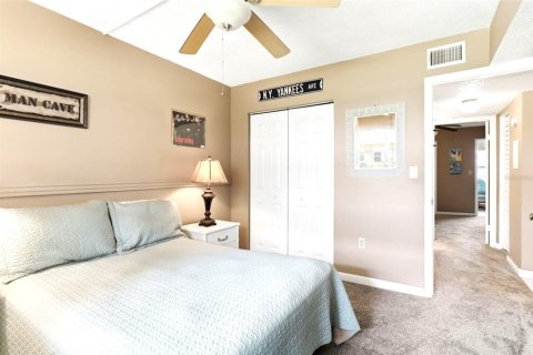 Condominio en venta en Saint Petersburg, Florida, 2 dormitorios, 93.83 m2 № 2092860 - foto 18
