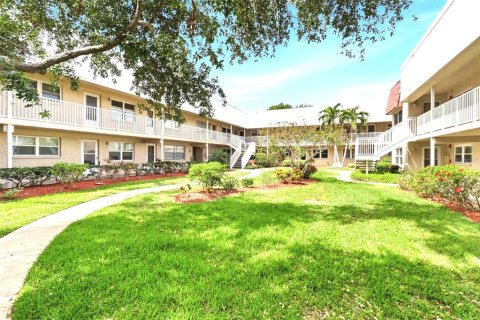 Condominio en venta en Saint Petersburg, Florida, 2 dormitorios, 93.83 m2 № 2092860 - foto 2