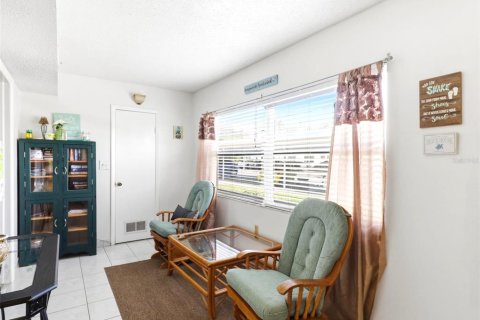 Condominio en venta en Saint Petersburg, Florida, 2 dormitorios, 93.83 m2 № 2092860 - foto 11