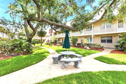 Condominio en Saint Petersburg, Florida, 2 dormitorios  № 2092860