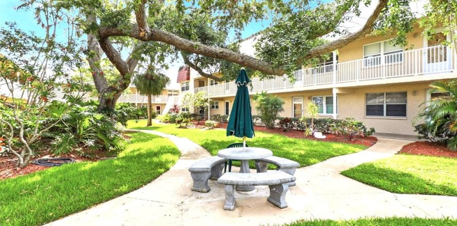 Condominio en Saint Petersburg, Florida, 2 dormitorios  № 2092860