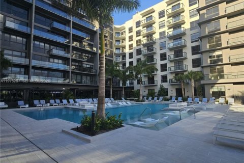 Condominio en North Miami, Florida, 2 dormitorios  № 2042672