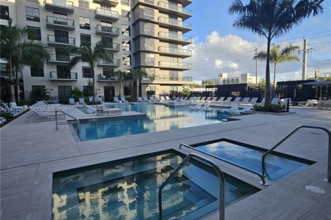 Condominio en alquiler en North Miami, Florida, 2 dormitorios, 101.08 m2 № 2042672 - foto 11