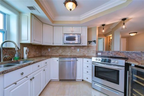 Купить кондоминиум в Аполло-Бич, Флорида 4 комнаты, 122.17м2, № 2216354 - фото 8