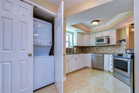Купить кондоминиум в Аполло-Бич, Флорида 4 комнаты, 122.17м2, № 2216354 - фото 11