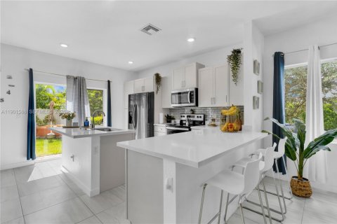 Touwnhouse à vendre à Homestead, Floride: 3 chambres, 156.08 m2 № 2081743 - photo 14