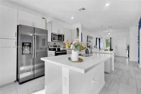 Touwnhouse à vendre à Homestead, Floride: 3 chambres, 156.08 m2 № 2081743 - photo 11