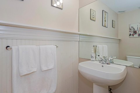 Casa en venta en Vero Beach, Florida, 3 dormitorios, 215.07 m2 № 2188015 - foto 26