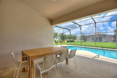 Casa en venta en Kissimmee, Florida, 4 dormitorios, 159.7 m2 № 1628929 - foto 7