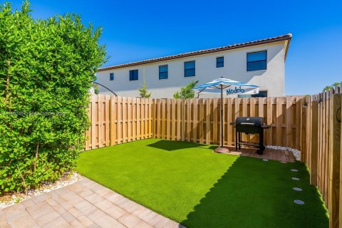 Adosado en venta en Homestead, Florida, 3 dormitorios, 123.37 m2 № 1818131 - foto 1