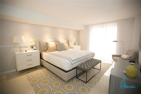 Condo in Surfside, Florida, 2 bedrooms  № 1991012 - photo 8