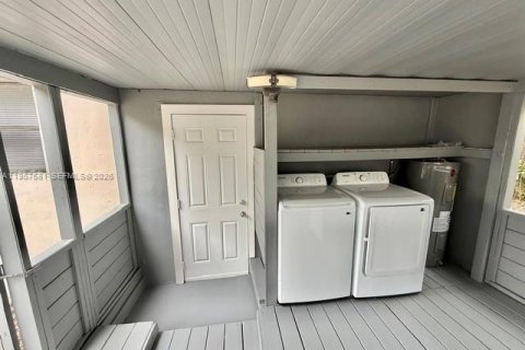 Casa en alquiler en Dania Beach, Florida, 3 dormitorios, 100.24 m2 № 2011493 - foto 28