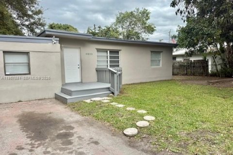 Casa en Dania Beach, Florida 3 dormitorios, 100.24 m2 № 2011493