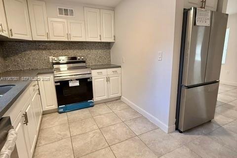 Casa en alquiler en Dania Beach, Florida, 3 dormitorios, 100.24 m2 № 2011493 - foto 6