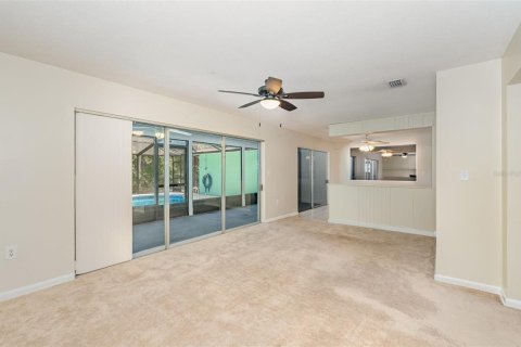 House in Merrit Island, Florida 4 bedrooms, 261.43 sq.m. № 1743332 - photo 8