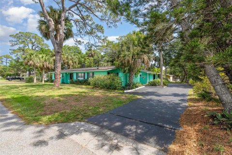 House in Merrit Island, Florida 4 bedrooms, 261.43 sq.m. № 1743332 - photo 2