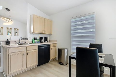 Villa ou maison à louer à Kissimmee, Floride: 3 chambres, 135.82 m2 № 2388761 - photo 19