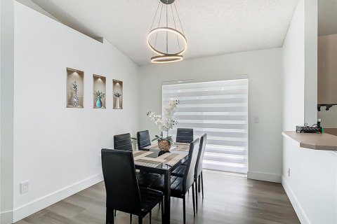 Villa ou maison à louer à Kissimmee, Floride: 3 chambres, 135.82 m2 № 2388761 - photo 10