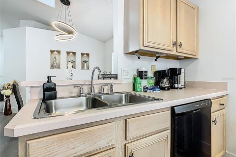 Villa ou maison à louer à Kissimmee, Floride: 3 chambres, 135.82 m2 № 2388761 - photo 17