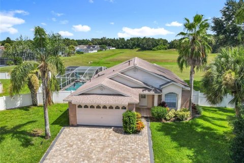 Villa ou maison à louer à Kissimmee, Floride: 3 chambres, 135.82 m2 № 2388761 - photo 4