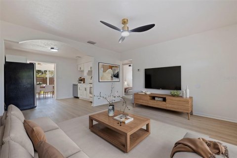 Villa ou maison à vendre à Saint Petersburg, Floride: 2 chambres, 83.7 m2 № 2322322 - photo 4