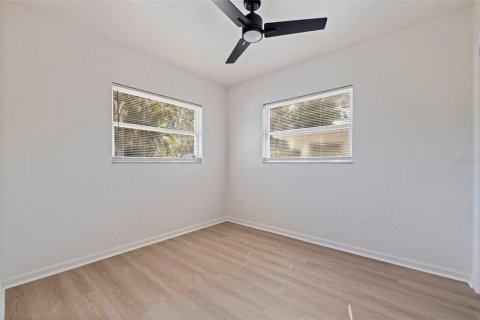 Villa ou maison à vendre à Saint Petersburg, Floride: 2 chambres, 83.7 m2 № 2322322 - photo 16