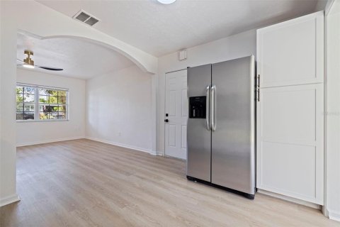 Villa ou maison à vendre à Saint Petersburg, Floride: 2 chambres, 83.7 m2 № 2322322 - photo 10