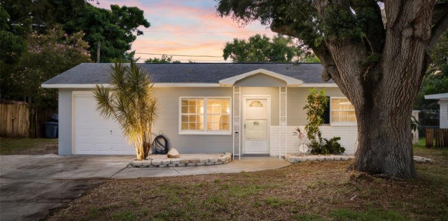 Villa ou maison à Saint Petersburg, Floride 2 chambres, 83.7 m2 № 2322322