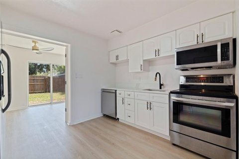 Villa ou maison à vendre à Saint Petersburg, Floride: 2 chambres, 83.7 m2 № 2322322 - photo 7