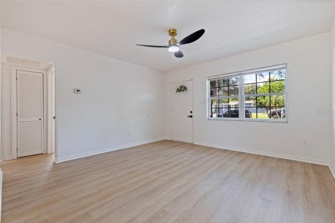 Villa ou maison à vendre à Saint Petersburg, Floride: 2 chambres, 83.7 m2 № 2322322 - photo 6
