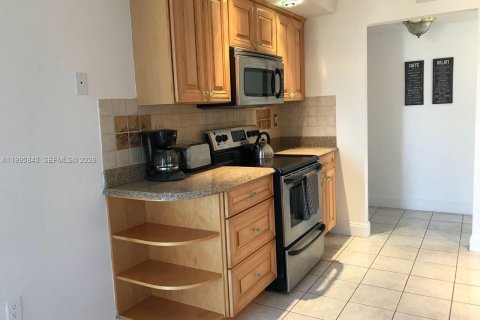 Купить кондоминиум в Майами-Бич, Флорида 2 спальни, 117.06м2, № 2058031 - фото 9