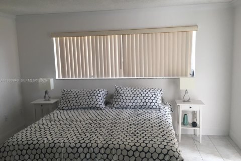 Купить кондоминиум в Майами-Бич, Флорида 2 спальни, 117.06м2, № 2058031 - фото 10