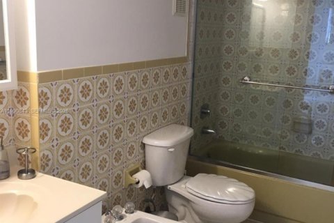 Купить кондоминиум в Майами-Бич, Флорида 2 спальни, 117.06м2, № 2058031 - фото 12