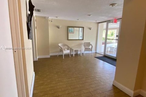 Купить кондоминиум в Майами-Бич, Флорида 2 спальни, 117.06м2, № 2058031 - фото 3