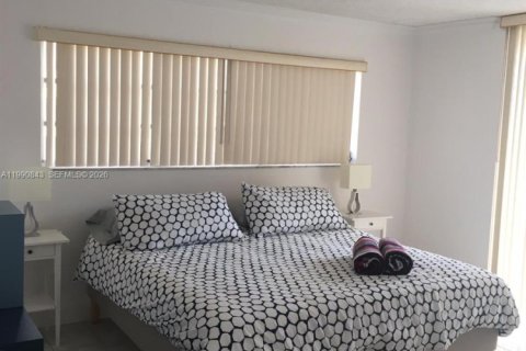 Купить кондоминиум в Майами-Бич, Флорида 2 спальни, 117.06м2, № 2058031 - фото 23